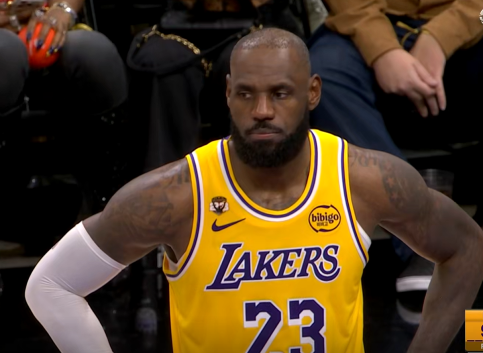 华体会官方入口-灾难！詹皇当卧底，13秒内失误+不防守葬送湖人，东契奇带不动他