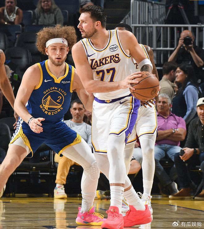 华体会官方入口-东契奇生日夜26+6+8，詹皇准三双造2大纪录，湖人大胜勇士止3连败|勒布朗·詹姆斯|波士顿凯尔特人队|nba全明星赛|菲尼克斯太阳队|卢卡-东契奇_新浪体育_新浪新闻