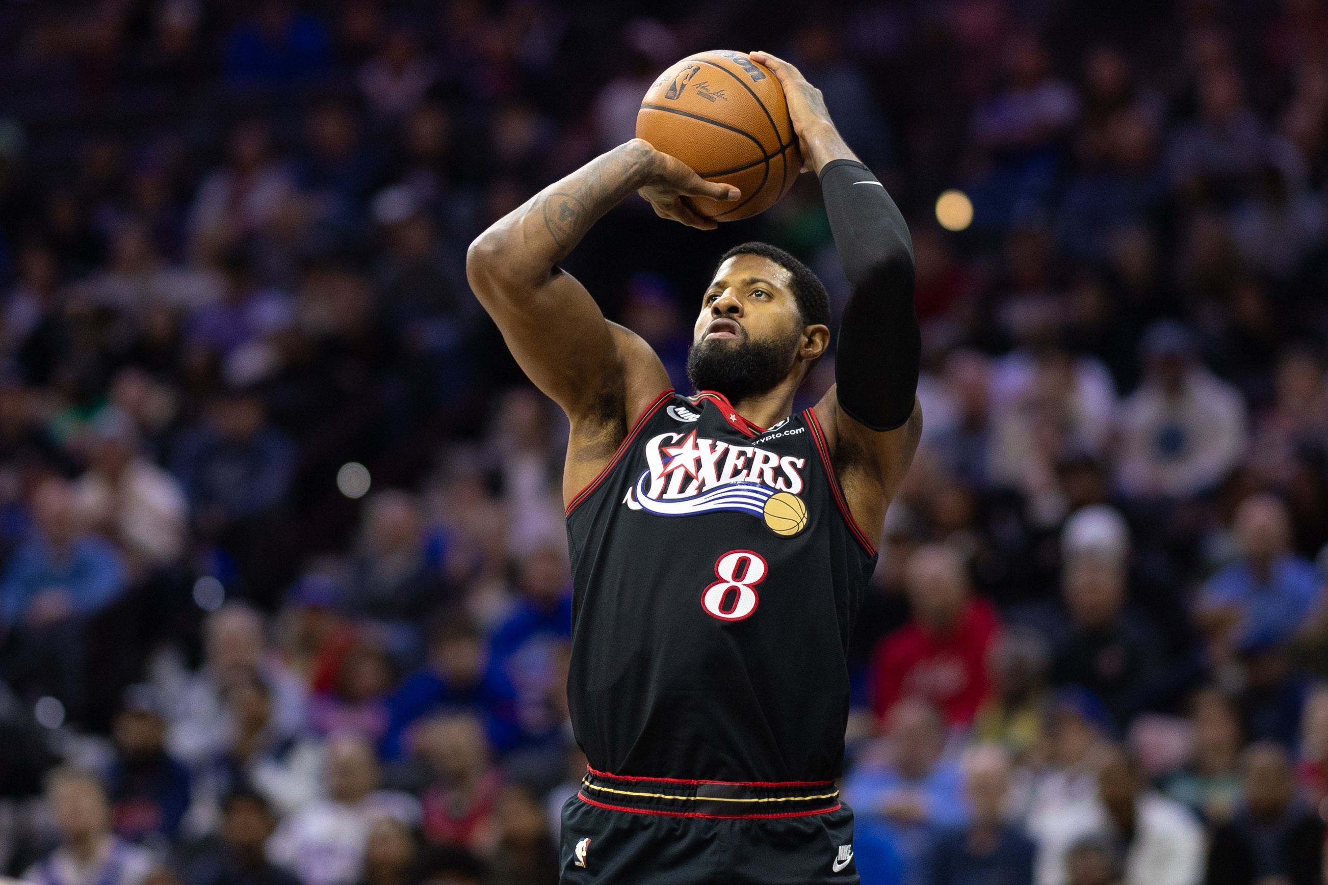 华体会官方入口-中规中矩！保罗·乔治12中6拿到14分4板5助2断 正负值+9