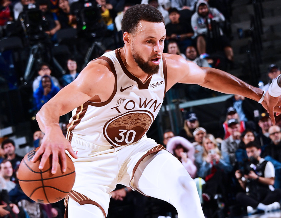 华体会APP下载-库里空砍38分，勇士不敌独行侠！库明加也受伤，科尔固执己见